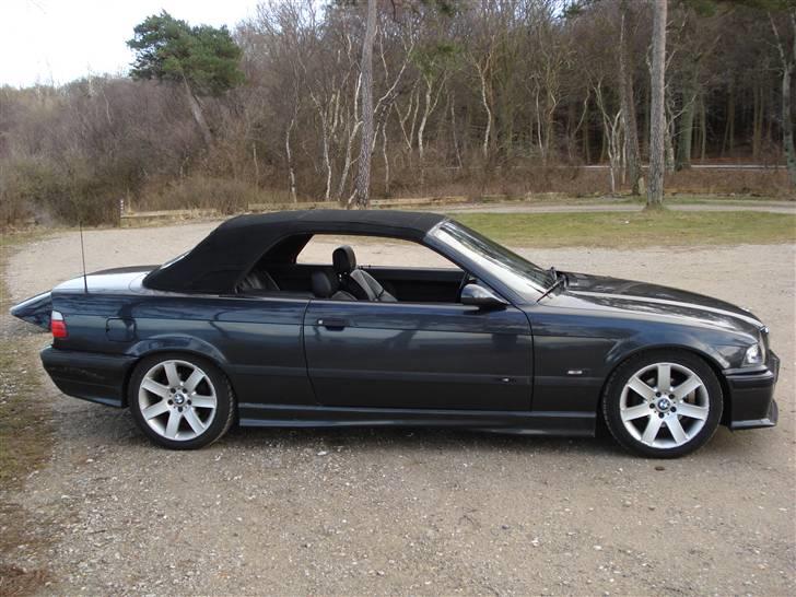 BMW 325i Cabriolet SOLGT billede 10