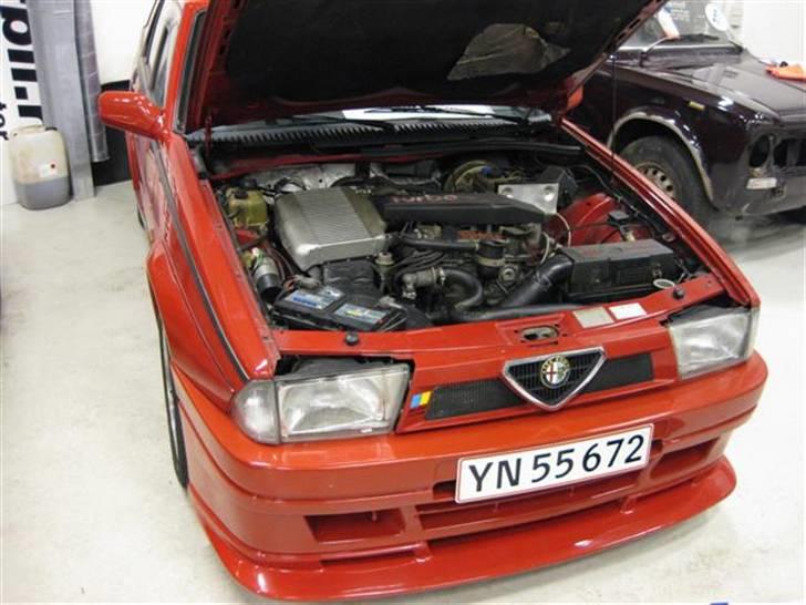 Alfa Romeo 75 Turbo Evoluzione billede 2
