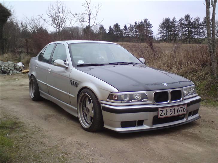 BMW 325i SOLGT billede 1