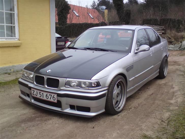 BMW 325i SOLGT billede 2