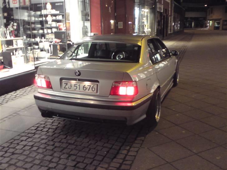 BMW 325i SOLGT billede 6