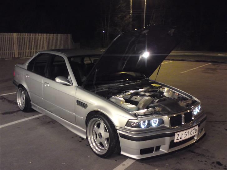 BMW 325i SOLGT billede 10