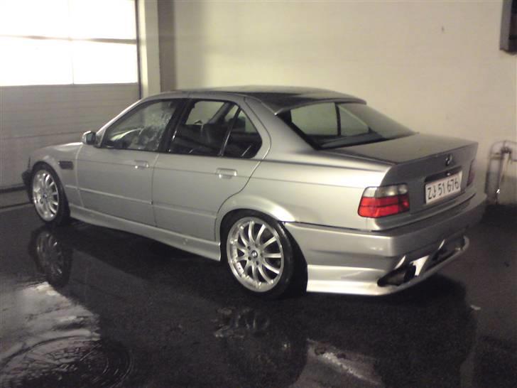 BMW 325i SOLGT - som den stod da jeg fik den... billede 16