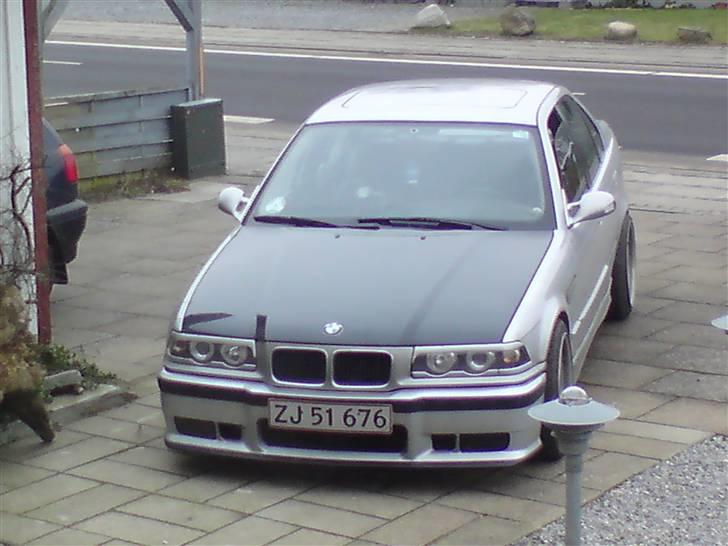 BMW 325i SOLGT billede 18