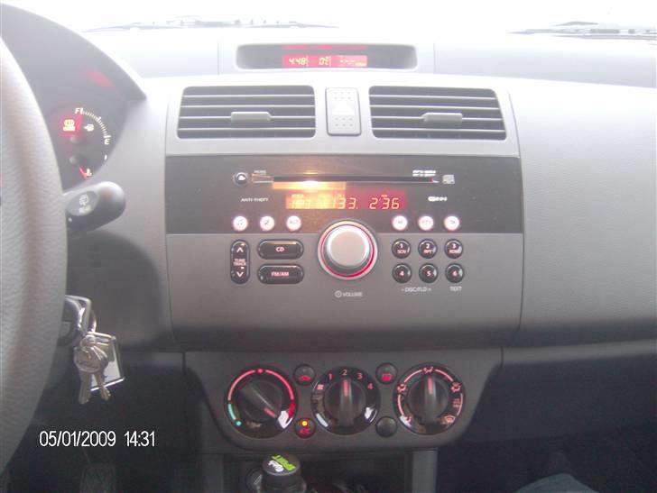 Suzuki Swift DDIS DøD - Radio , luft dyser. plus mere.. billede 7