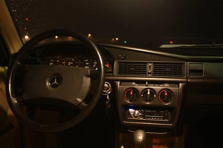 Mercedes Benz 190 billede 4