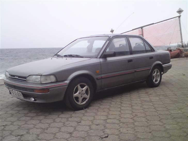 Toyota Corolla XL 1,6 16v"Solgt" - Gammelt billede. billede 1