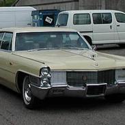Cadillac Sedan De Ville