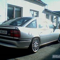 Opel VECTRA 2,0i CDX    SOLGT