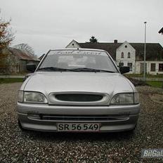 Ford Escort (totalskadet)