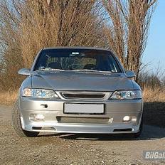 Opel Vectra B (tot.skadet)