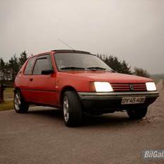 Peugeot 205  rally  sendt t skrot