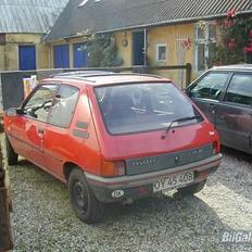 Peugeot 205  rally  sendt t skrot