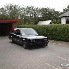 BMW e30 alpina b6