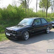 BMW E30 Xenon (solgt)