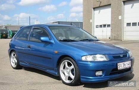 Mazda 323 Sport  billede 1