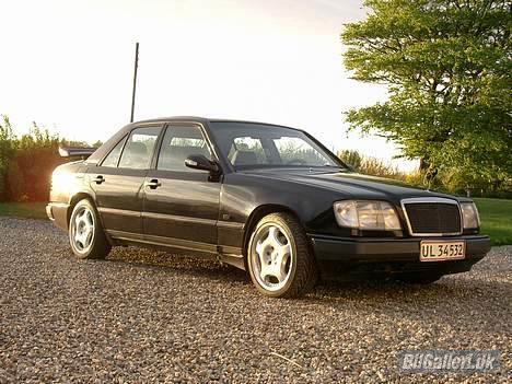 Mercedes Benz w124 300D billede 1