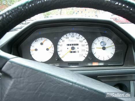 Mercedes Benz w124 300D billede 3