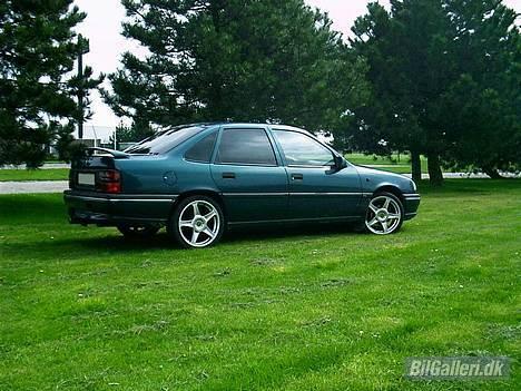 Opel Vectra A 2,0i 16V *DØD* - Rimelig tidsløs i digenet....... billede 3