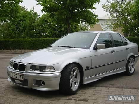 BMW 318i billede 1