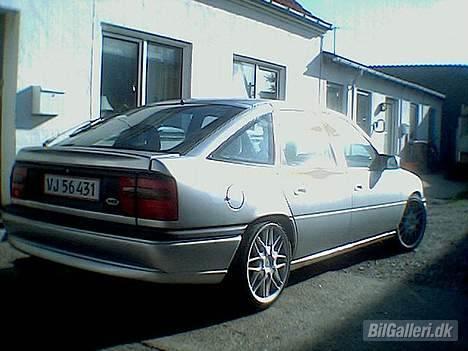 Opel VECTRA 2,0i CDX    SOLGT billede 2