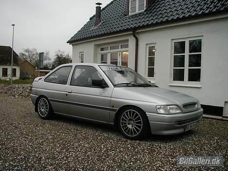 Ford Escort (totalskadet) billede 1