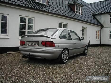 Ford Escort (totalskadet) billede 4