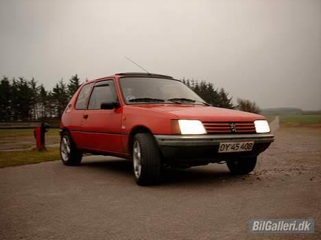 Peugeot 205  rally  sendt t skrot billede 1
