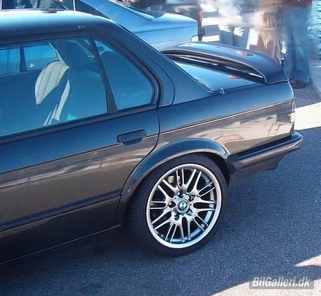 BMW 325i E30 4dørs "M3 Evo" - Her dobbelt m-tech 2 hækspoiler! (gamle billed) billede 2