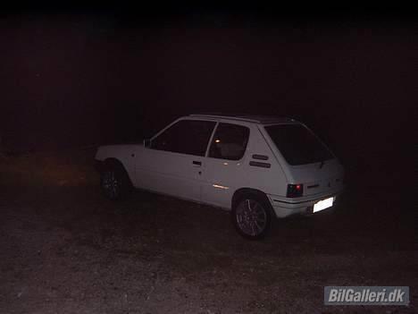 Peugeot 205 Lacoste billede 3