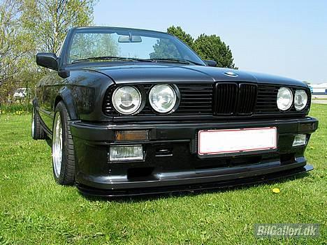 BMW E30 320i Cabrio *SOLGT* - Forår 2004 billede 1