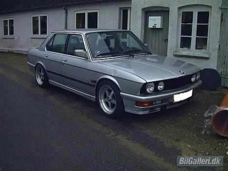 BMW 525 i billede 1