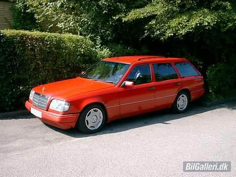 Mercedes Benz 300 TD Turbo St.car billede 1