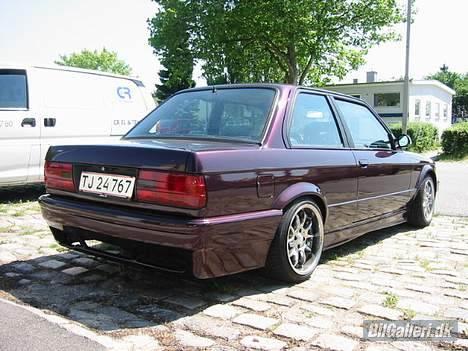 BMW 325i billede 2