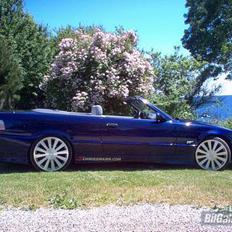 BMW 325i Cab - SOLGT...