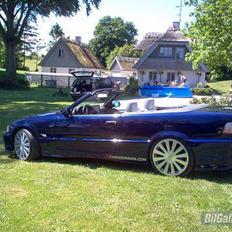 BMW 325i Cab - SOLGT...