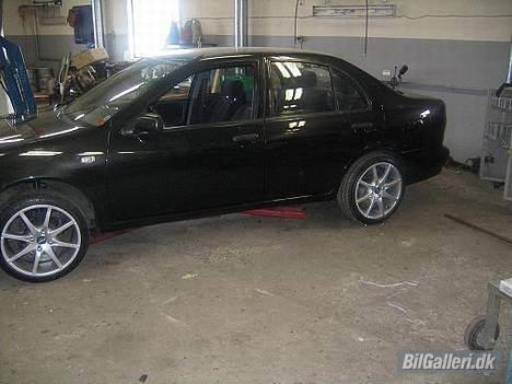 Nissan Almera SR sedan *SOLGT*  billede 2