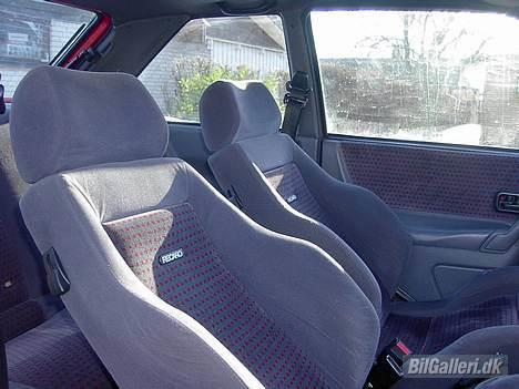 Ford Escort 1.6 xr3i "SOLGT" - De dejlige recaro sæder. :-) Man falder ikke sådan lige ud! billede 2