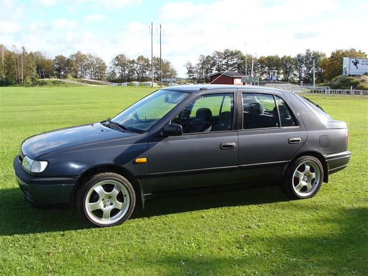 Nissan Sunny 1,6i SLX SOLGT billede 1