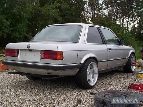 BMW 2,7 eta SOLGT=) - ved at sætte de brede 10" gange 17 og 8,5 gange 17 på billede 1