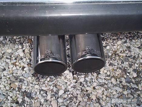 BMW 2,7 eta SOLGT=) - en dejlig remus potte:P så blev den monteret=) den giver en dejlig lyd billede 6