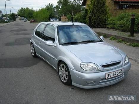 Citroën Saxo 1.6 VTS Aircon SOLGT - Nye billeder med OZ fælgene. Taget med mit Canon Ixus 50 kamera. billede 1