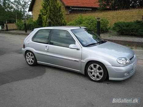 Citroën Saxo 1.6 VTS Aircon SOLGT - Nye billeder med OZ fælgene. Taget med mit Canon Ixus 50 kamera. billede 2