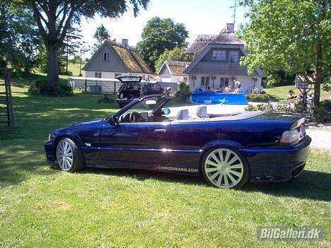 BMW 325i Cab - SOLGT... - I haven foran huset...!!! :) billede 3