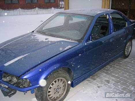BMW 325 TD SOLGT - Her er den så lige kommet fra maler  billede 3