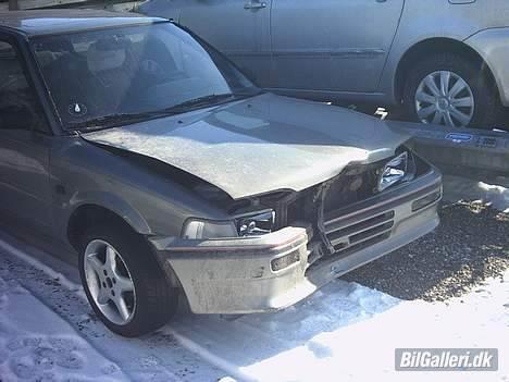 Toyota Corolla (Totalskadet) billede 9