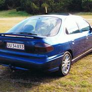 Ford Mondeo 1,8 i celebration