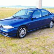 Ford Mondeo 1,8 i celebration