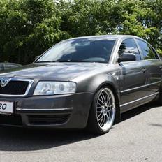 Skoda Superb TDI ..TOTAL SKADET