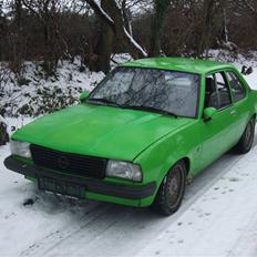 Opel ascona b solgt